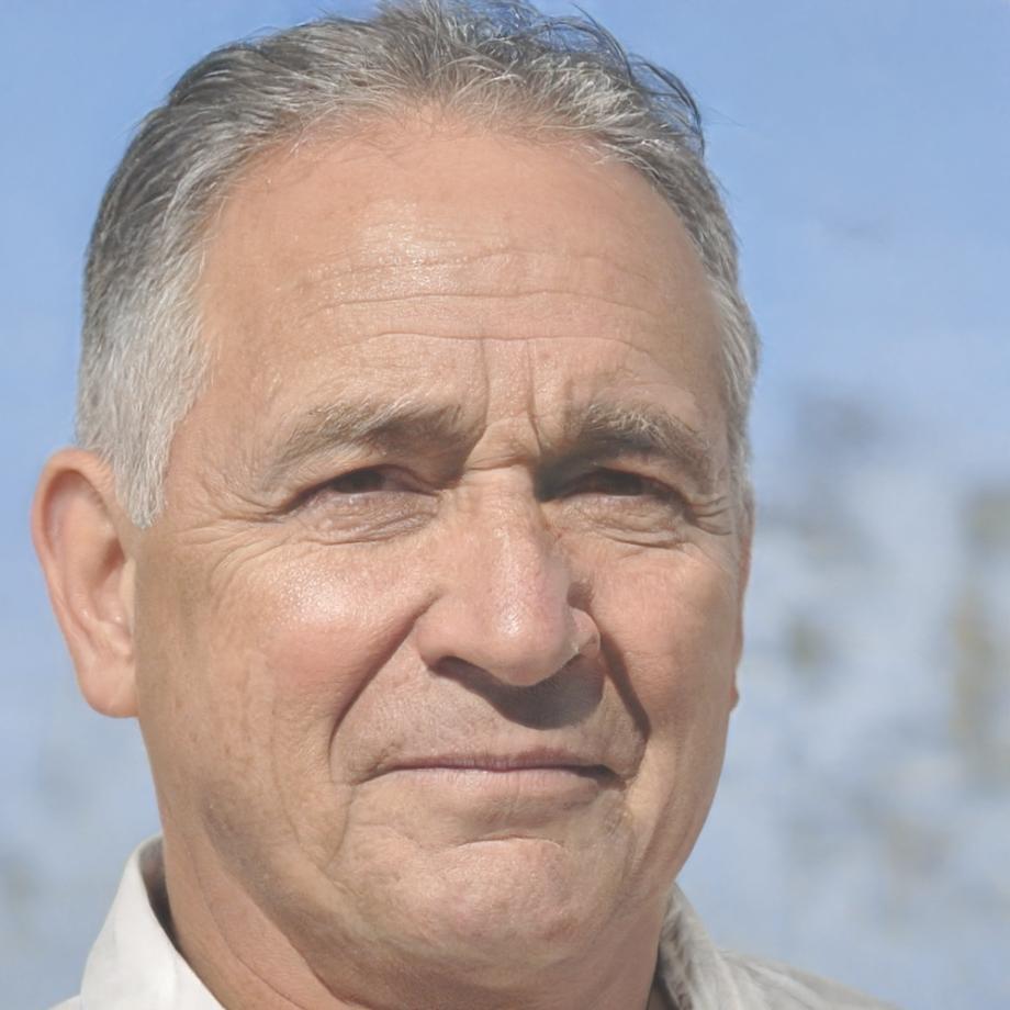 Kaspian Holloway